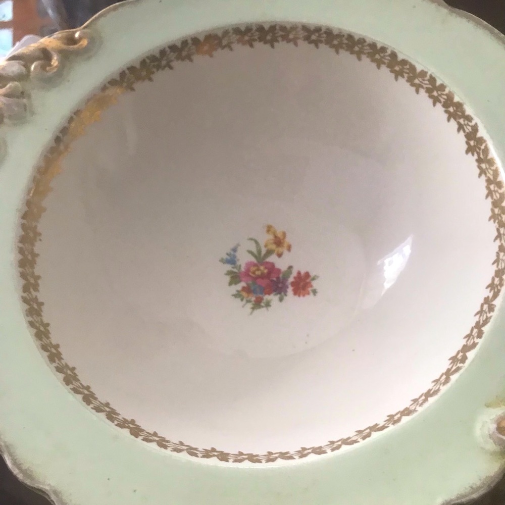 Vintage royal stafford vintage bowl in good condition for collectors